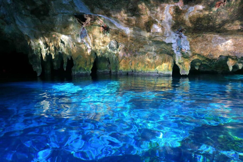 Cenotes, ruins & reefs